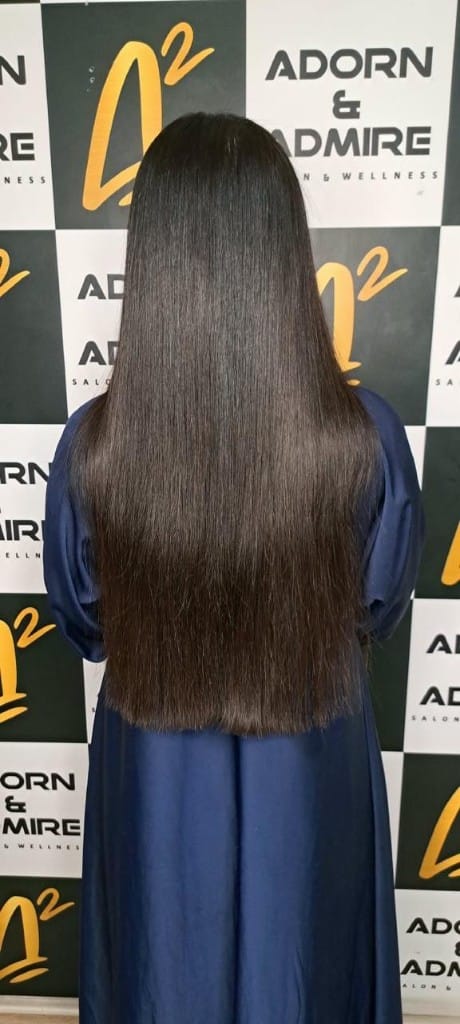 Deep espresso brown gloss colour with blunt straight cut